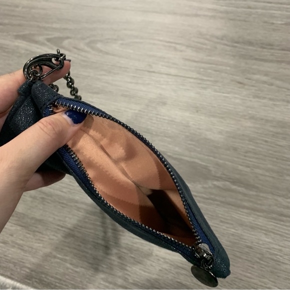 AVAIL UNTIL 12/31/22 💎 Gunmetal chain and navy wristlet - Picture 2 of 2